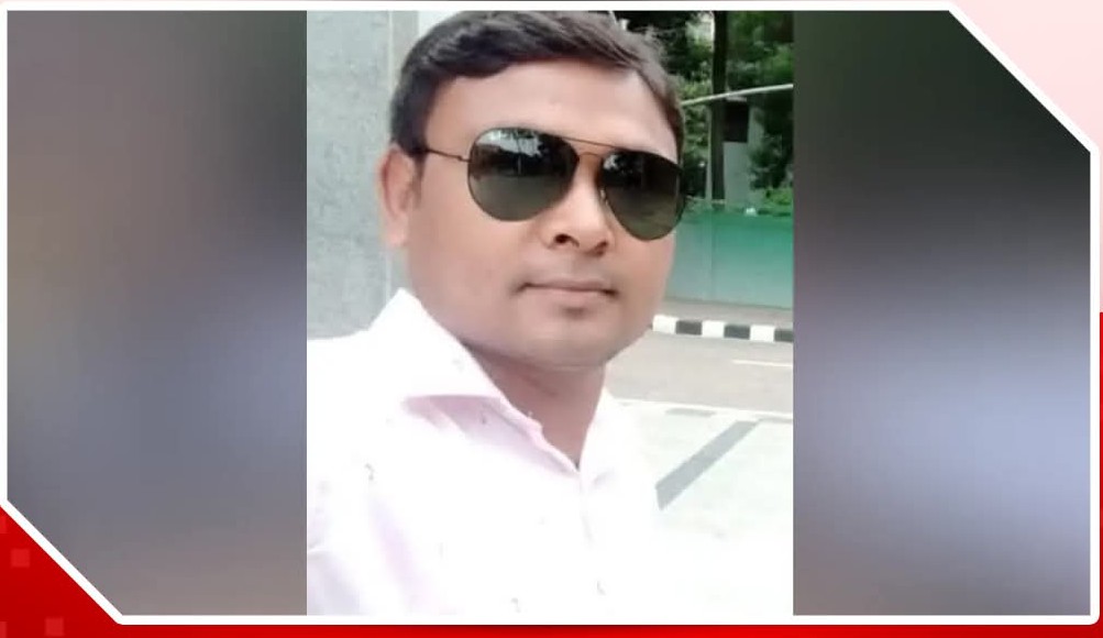 ব্যবসায়ীর গলায় ছুরি ধরে চাঁদা দাবি