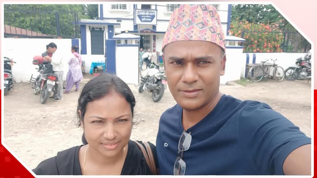 থাকেন ভারতে, বেতন তোলেন বাংলাদেশে