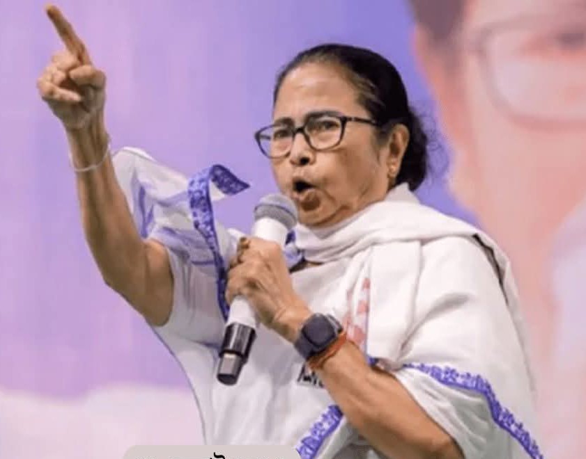 আ.লীগ নেতাদের ভারতে আশ্রয় নিয়ে মমতার বিস্ফোরক মন্তব্য
