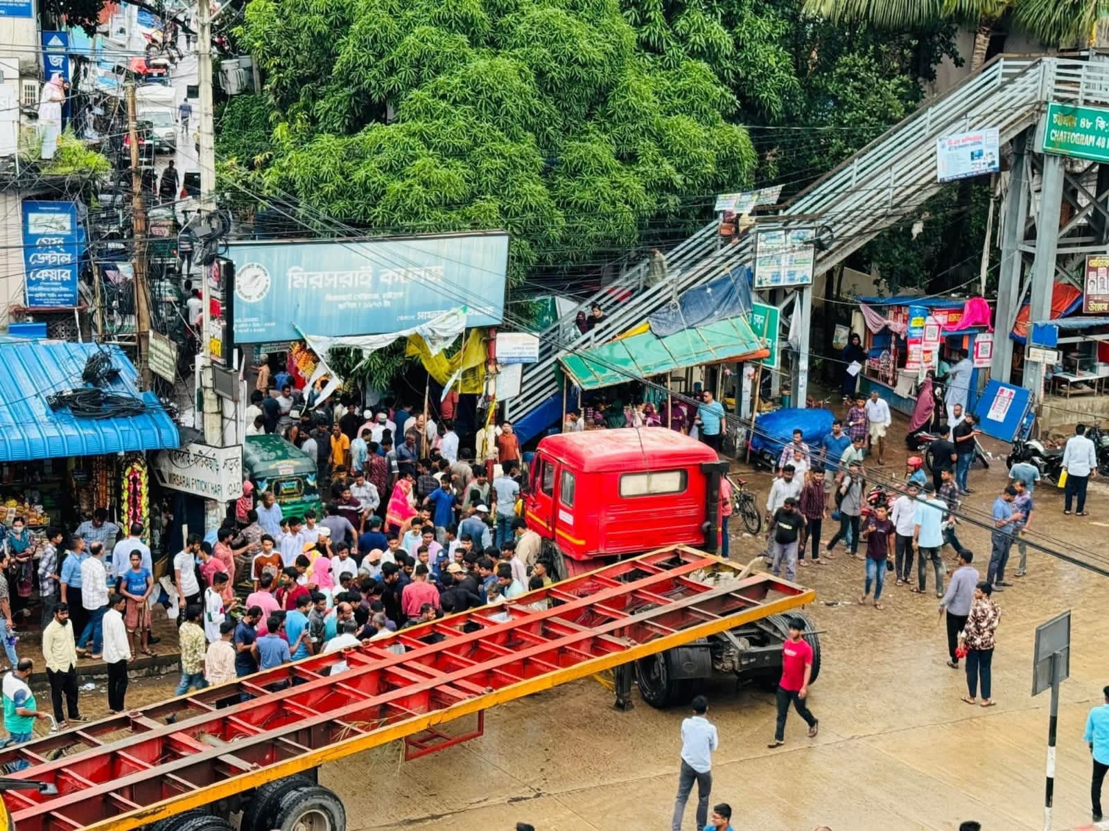 মিরসরাইয়ে মহাসড়কে প্রান গেলো ১ জনের