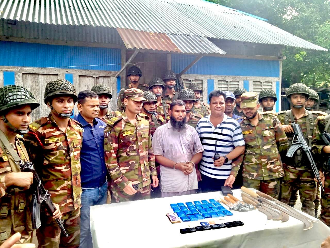 বাগেরহাটে ৫ হাজার ৩৮০ পিস ইয়াবা উদ্ধার, আটক