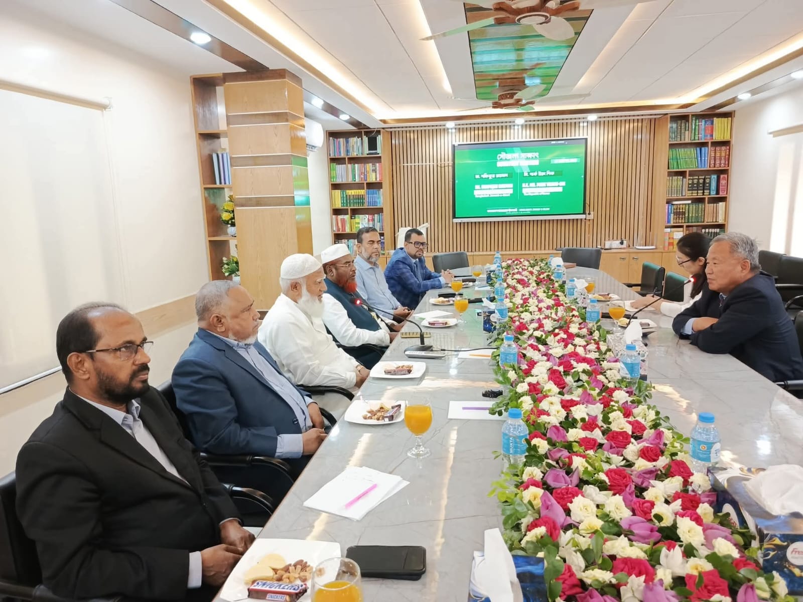 সম্মানিত আমীরে জামায়াত ডা. শফিকুর রহমান এর সাথে রিপাবলিক অব কোরিয়ার মান্যবর এ্যাম্বেসডর মি. পার্ক ইয়ং সিক এর সৌজন্য সাক্ষাৎ ও মতবিনিময় সভা অনুষ্ঠিত