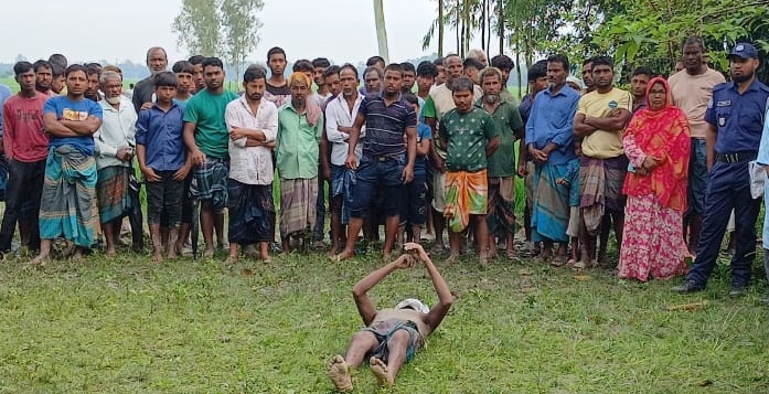 বোদা উপজেলার বাঁশঝাড় সংলগ্ন পুকুর থেকে যুবকের মরদেহ উদ্ধার