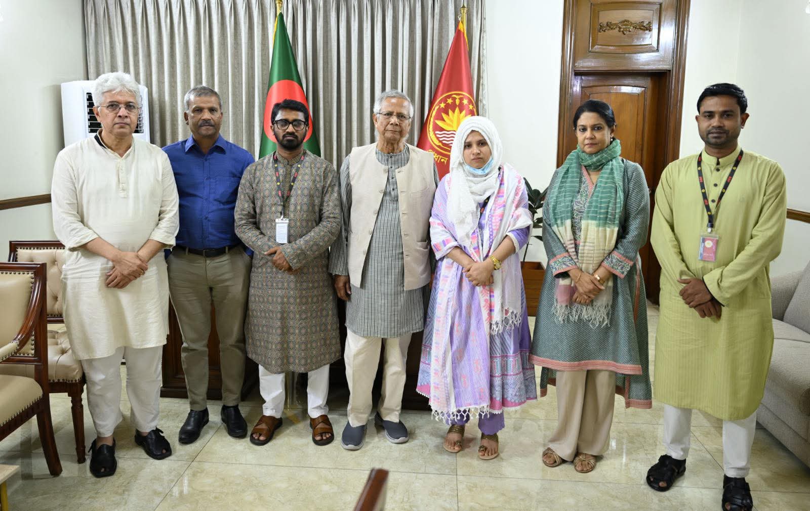 নুরুল হক নূরের সুচিকিৎসার জন্য বিদেশে পাঠানোর নির্দেশ প্রধান উপদেষ্টার