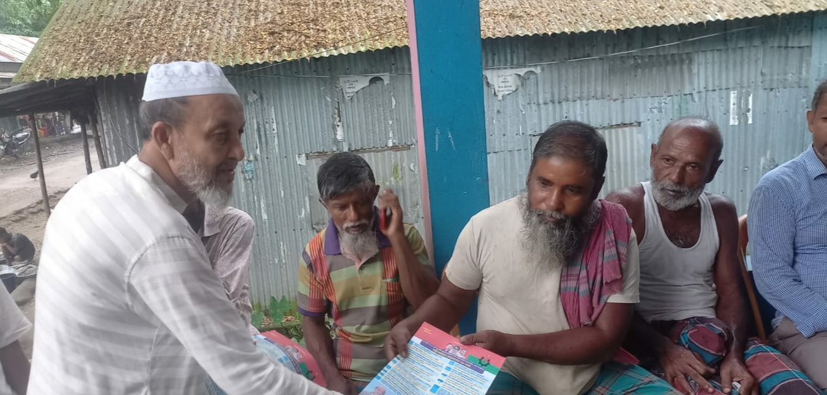 সুনামগঞ্জ-১আসনের মনোনয়ন প্রত্যাশী আব্দুল মোতালিব খানের উঠান বৈঠক ও লিফলেট বিতরণ