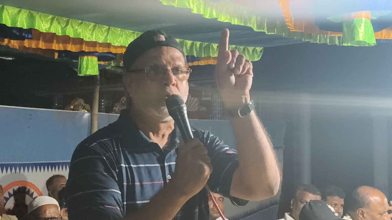 নিরীহ আওয়ামী লীগ কর্মীদের বুকে টেনে নিতে বললেন-বিএনপি নেতা মালেক