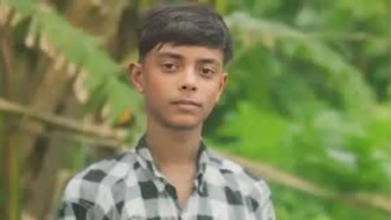 অমরখানা সংঘবদ্ধ ভাবে স্কুলছাত্রকে ছুরিকাঘাত, আটক -১২ জন কিশোর গ্যাং সদস্য