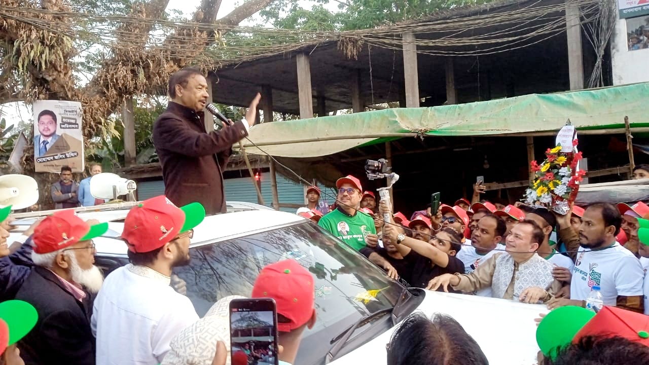 কুমিল্লা-৯ আসনে আবুল কালামের গণসংযোগে জনসমাগম
