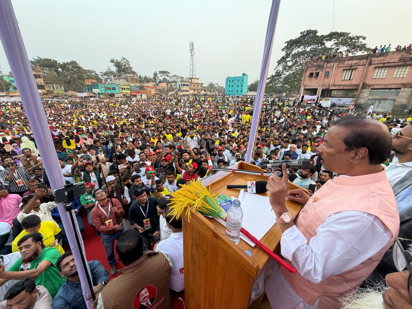 মনোহরগঞ্জ উপজেলা বিএনপি ও অঙ্গসংগঠনের উদ্যোগে বিশাল নির্বাচনী জনসভা