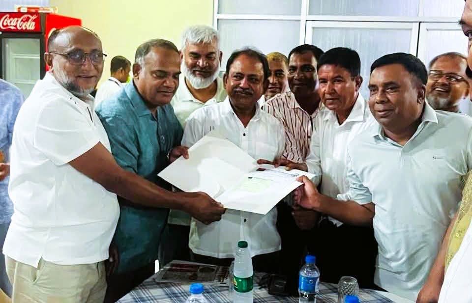 ঠাকুরগাঁও-১ উপনির্বাচনে ফয়সল আমিনের মনোনয়নপত্র সংগ্রহ