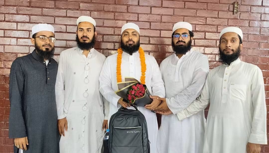 আল-আযহার বিশ্ববিদ্যালয়ের তাফসির বিভাগের ছাত্র নাহিদ হাসান আযহারীকে ছাত্র জমিয়তের সংবর্ধনা