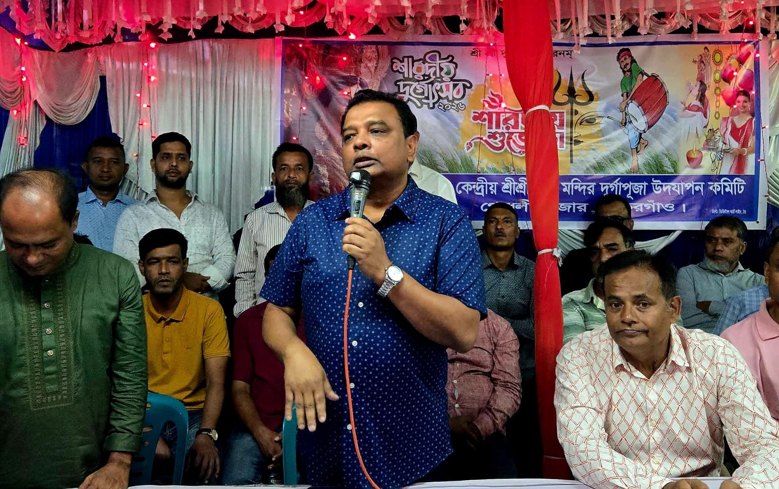 ঠাকুরগাঁওয়ে পূজা মণ্ডপ পরিদর্শন ও শারদীয় শুভেচ্ছা জানালেন শরিফুল ইসলাম শরীফ