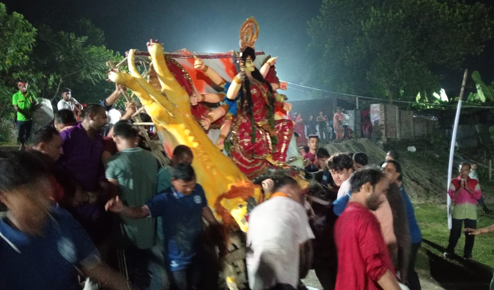 ঠাকুরগাঁওয়ে প্রতিমা বিসর্জন ঘাট পরিদর্শন করলেন পুলিশ সুপার